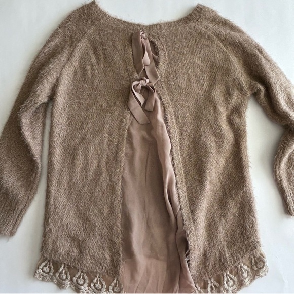A’reve Women’s Size Medium Beige Knit Lace Hem Bow Open Back Pullover - Picture 5 of 6